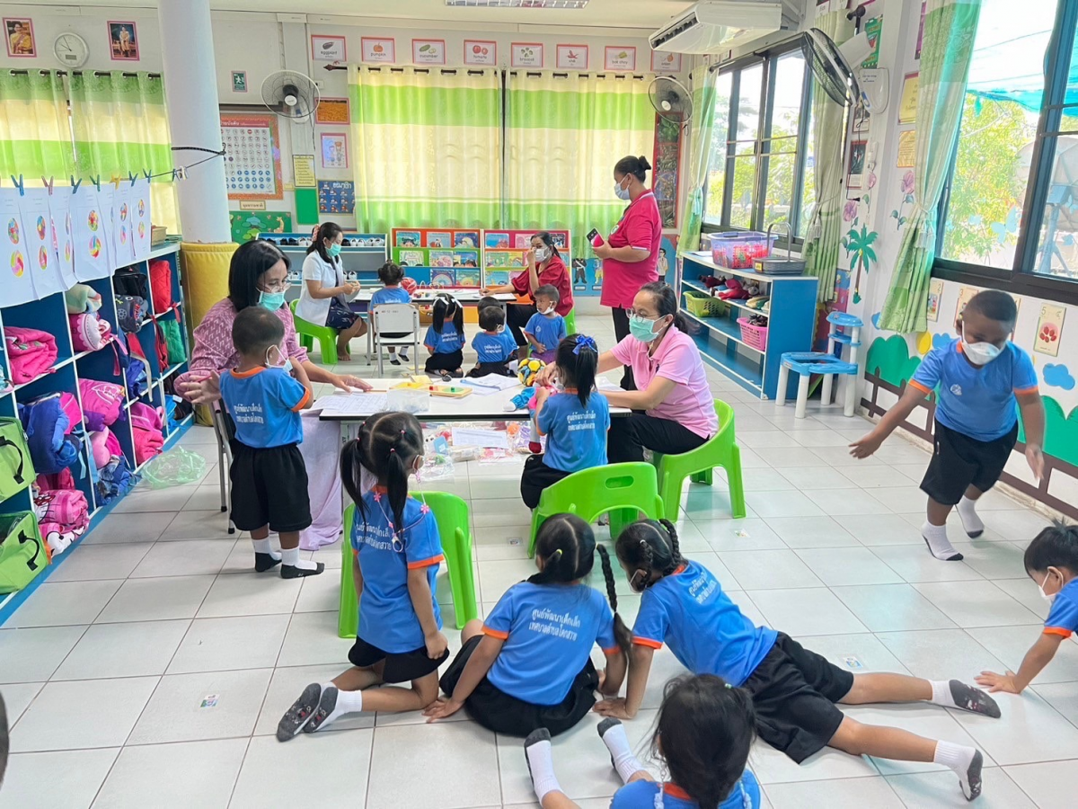 โรงพยาบาลส่งเสริมสุขภาพตำบลสายออเข้าประเมินพัฒนาการของเด็กเล็กศูนย์พัฒนาเด็กเล็กบ้านโคกสวาย ในวันที่ 27 มิถุนายน 2566